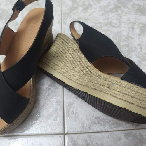 B-Soft Black Platform Sandals like new, genuine leather sole, size 39