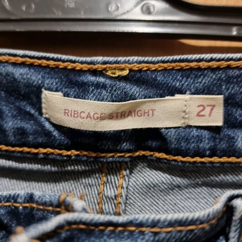 Levi's Ribcage Straight Jean size M 38 10 blue like new