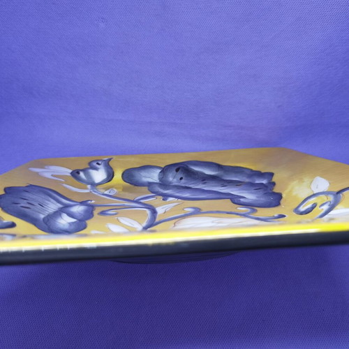 Yellow square ceramic plate like new, 23 cm, hand-painted