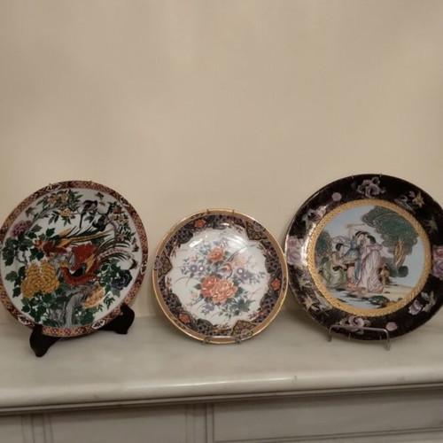Decorative wall plates set, like new, pack of 4