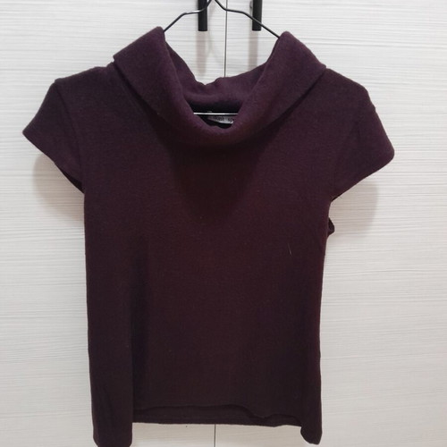 Borno sleeveless shirt like new, black and red, size L