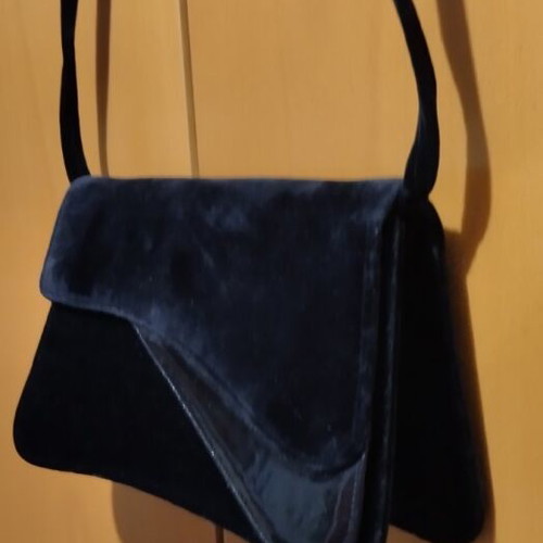 Velvet shoulder bag like new, black