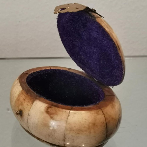 Bone jewelry box vintage used with brass details