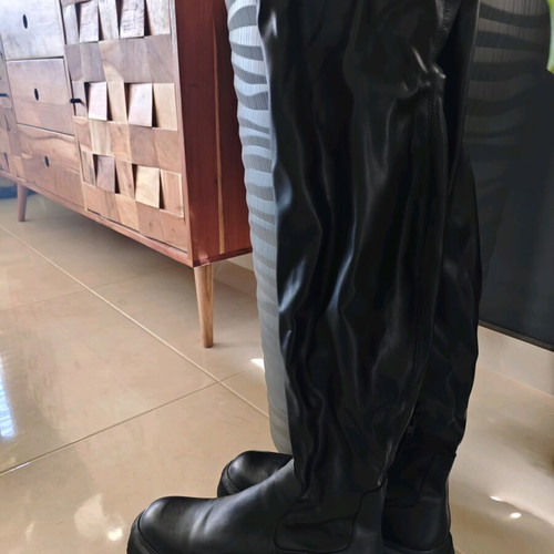 Zara over-the-knee boots no. 40 like new, black faux leather