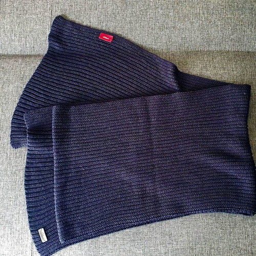 S. Oliver dark blue thick scarf like new