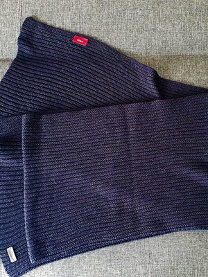 S. Oliver dark blue thick scarf like new