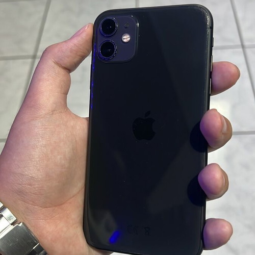 iPhone 11 used with cracked screen, 128GB, 87% battery health