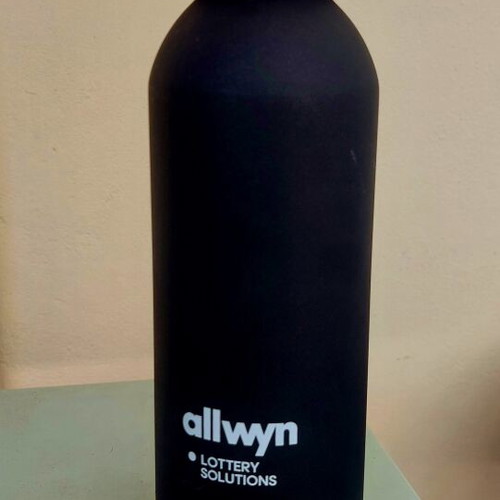 Mat Aluminum Water Bottle 550ml with Bamboo Cap new