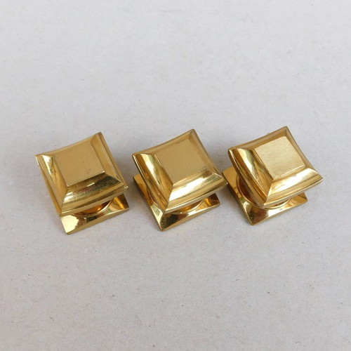 Bronze knobs 3x3 cm, height 2.7 cm