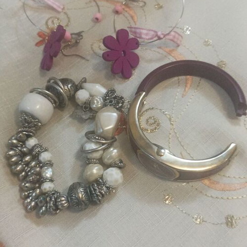 Geneva De Lux vintage women's watch used with bracelet and earrings gift