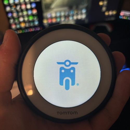 TomTom VIO GPS device used with all accessories and box