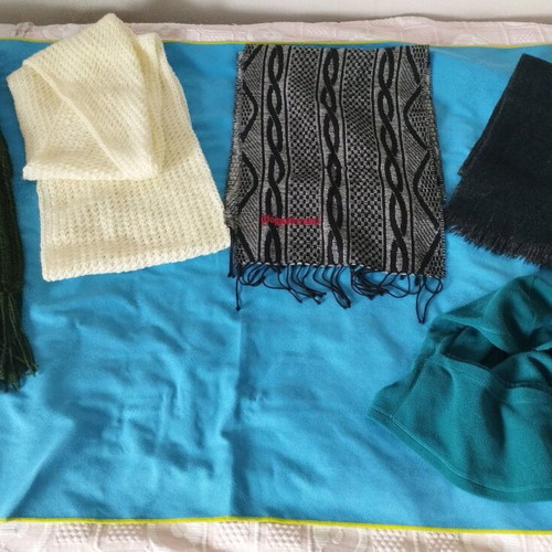 Set of 4 Laura Biagiotti Wool Scarves with Gift Balaclava Fleece new
