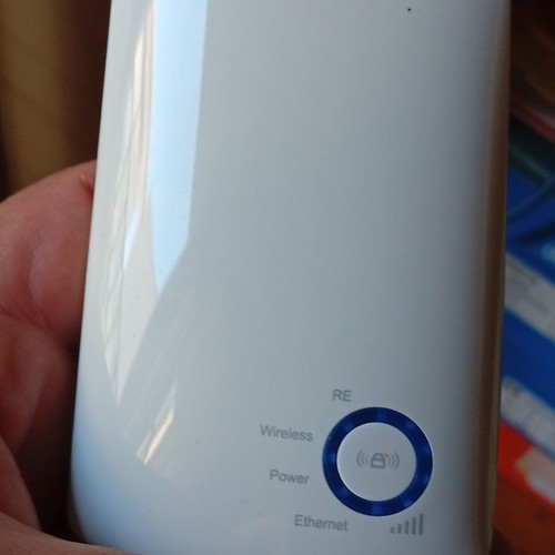 TP-LINK Wi-Fi Range Extender TL-WA850RE 300Mbps used