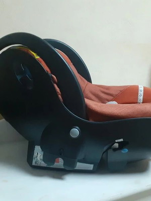 Chicco baby car seat up to 13kg
