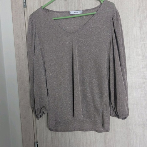 Mango t-shirt like new with silver details size M