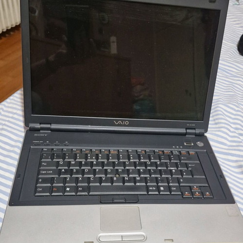 Sony Vaio PCG-9W2M for parts or repair without memory and hard drive