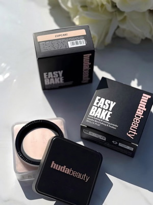Huda Beauty Easy Bake Loose Baking & Setting Powder new, Cupcake shade