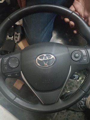 Βολάν τιμονιού χωρίς αερόσακο για Toyota Auris '12-'15 σαν καινούργιο