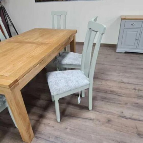 Wooden extendable oak dining table with six chairs new