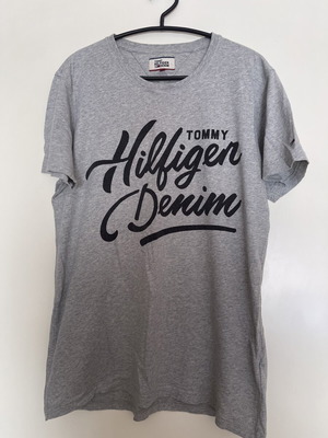 Tommy Hilfiger Grey T Shirt like new, size L