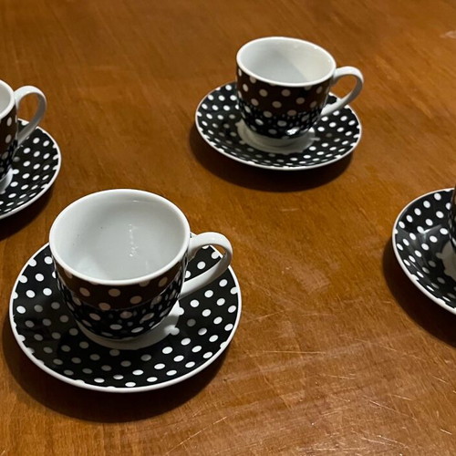 Coffee cups like new, set of 4 with saucers