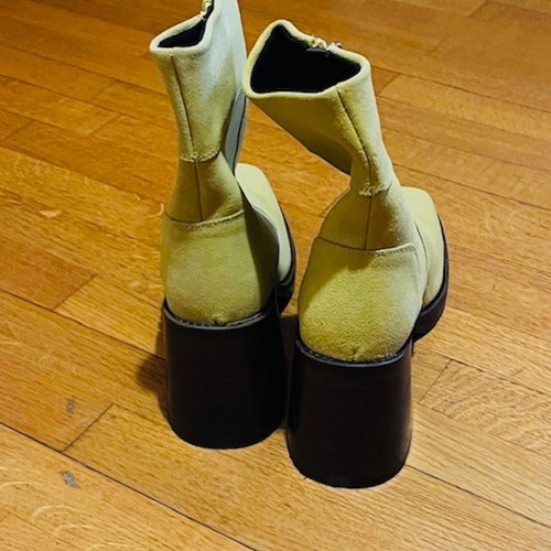 ASOS leather suede ankle boots new, size 39, yellow with chunky heel