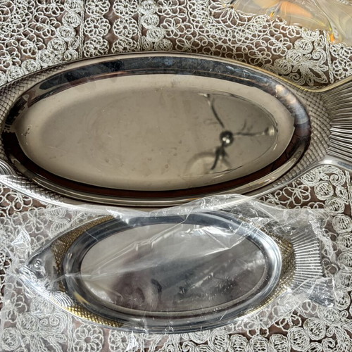 Fish-shaped plates new