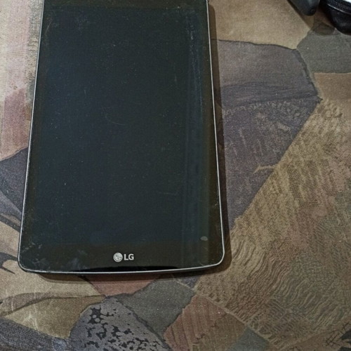 Lg tablet V495 used for parts with screen issue without charger