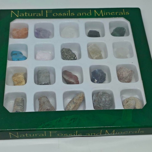Natural Fossils and Minerals Collection like new, 20 pieces