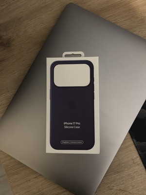 Apple iPhone 17 Pro silicone case Purple Fog with MagSafe