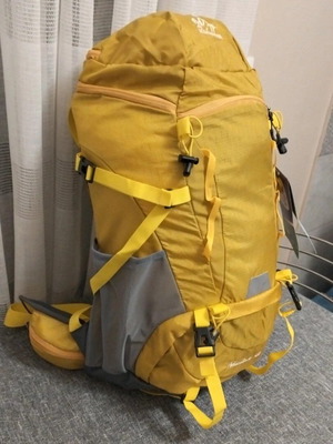 Раница Adventure 50L нова за туризъм с вентилация и дъждобран