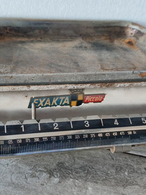 Vintage ζυγαριά κουζίνας Exakta Piccolo μεταχειρισμένη με σκουριά