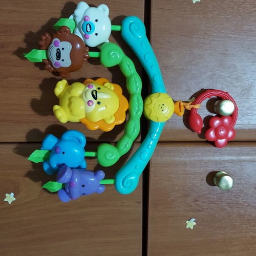 Κρεμαστό παιχνίδι Fisherprice μεταχειρισμένο για κούνια, λίκνο ή γυμναστήριο