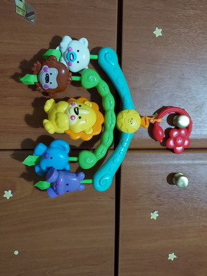 Κρεμαστό παιχνίδι Fisherprice μεταχειρισμένο για κούνια, λίκνο ή γυμναστήριο