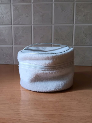 Sensai toiletry bag white fleece, small and convenient, new