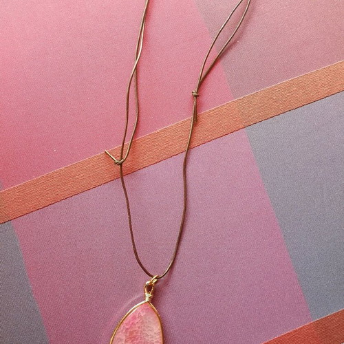 Long necklace with pink natural stone new