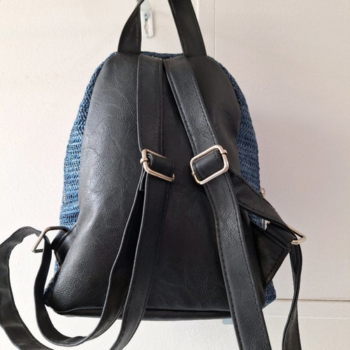 Straw backpack new with 2 pockets