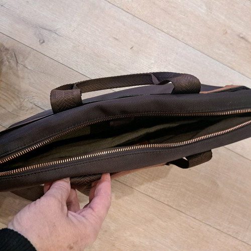 Giorgio Armani laptop bag like new, brown
