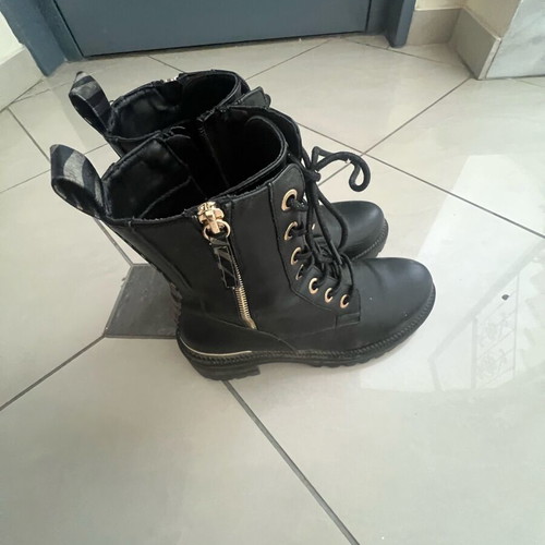 Tsakiris black boots with gold and animal print like new, size 38