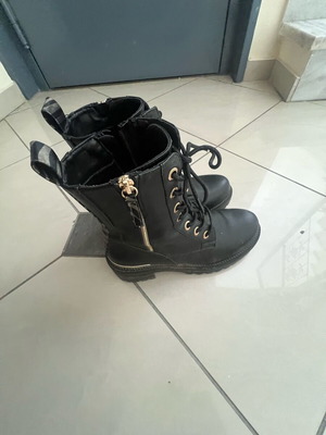 Tsakiris black boots with gold and animal print like new, size 38