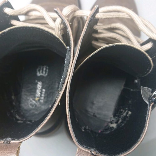 Gray ankle boots size 39 used with extra laces