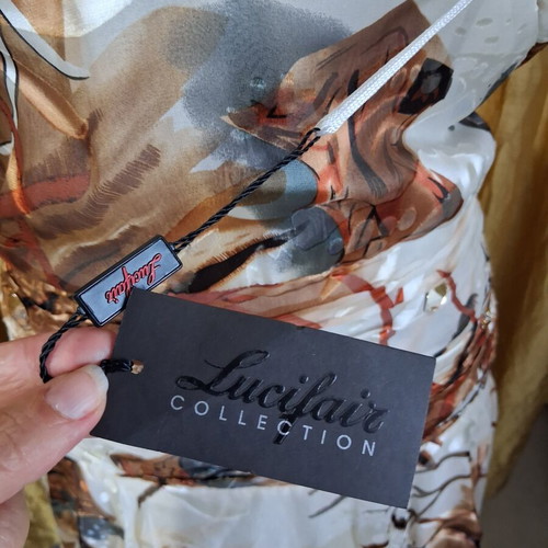 Official dress with silk.