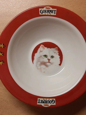 Friskies Gourmet bowl like new with gift fabric bag