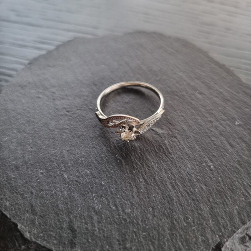 Solitaire ring with flower and leaves, new, 19.8mm, silver color