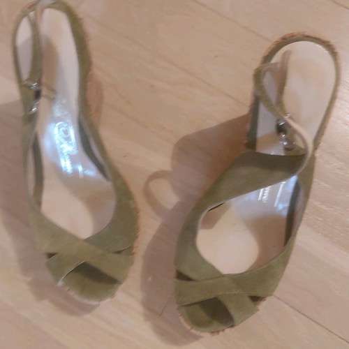 Platform sandals new, size 36, green