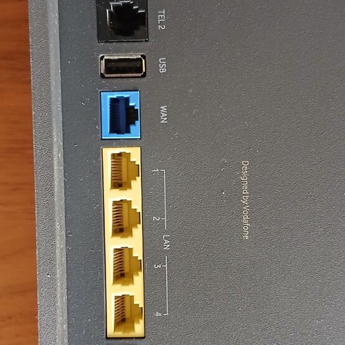 Vodafone Wi-Fi Hub THG3000 Power Station router like new, fiber optic