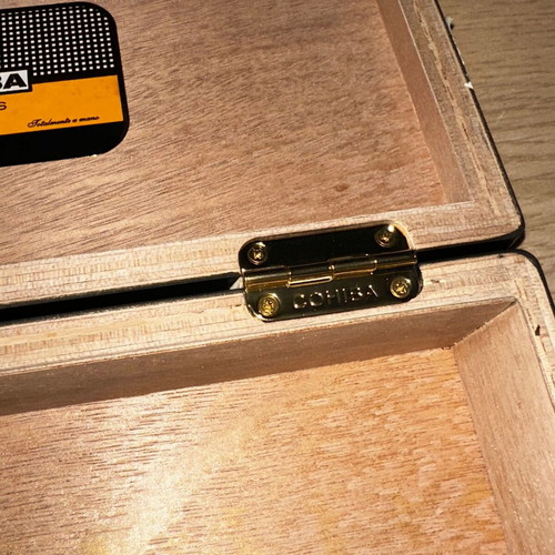 Cohiba Maduro 5 Secretos 25 Empty Wooden Box like new, cedar