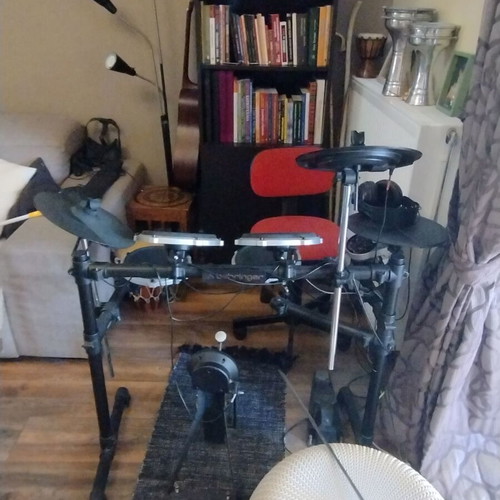 Beringher XD80 E Drums like new