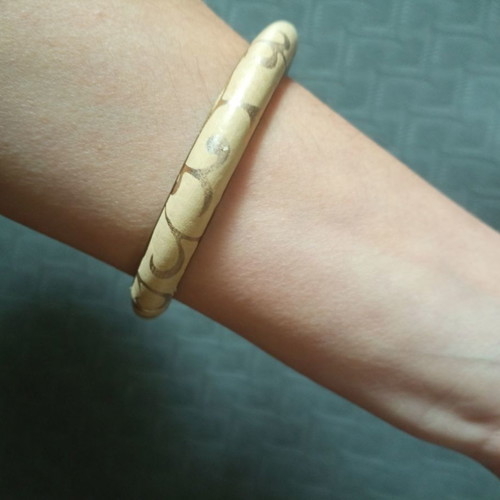 Ethnic boho bracelet new, beige and gold