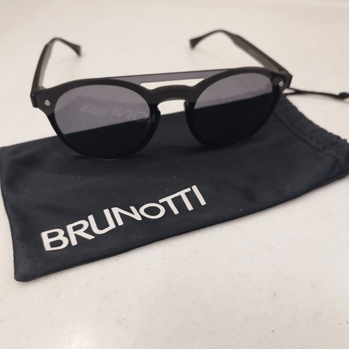 Brunotti sunglasses black like new